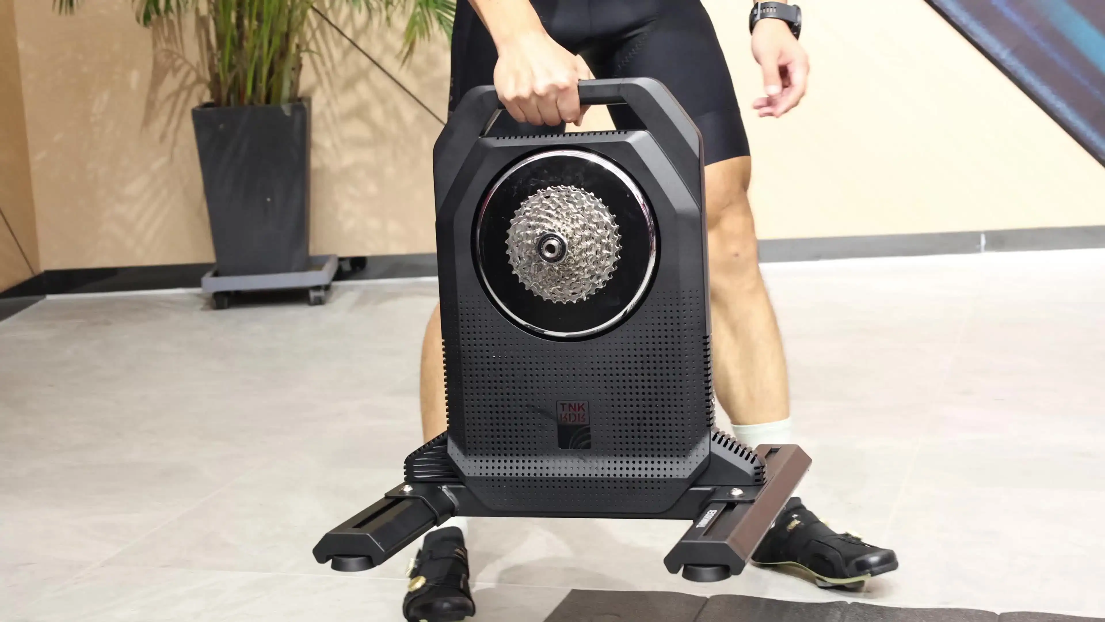 Thinkrider Xxpro ドライブ専用スマートバイクトレーナー、最大