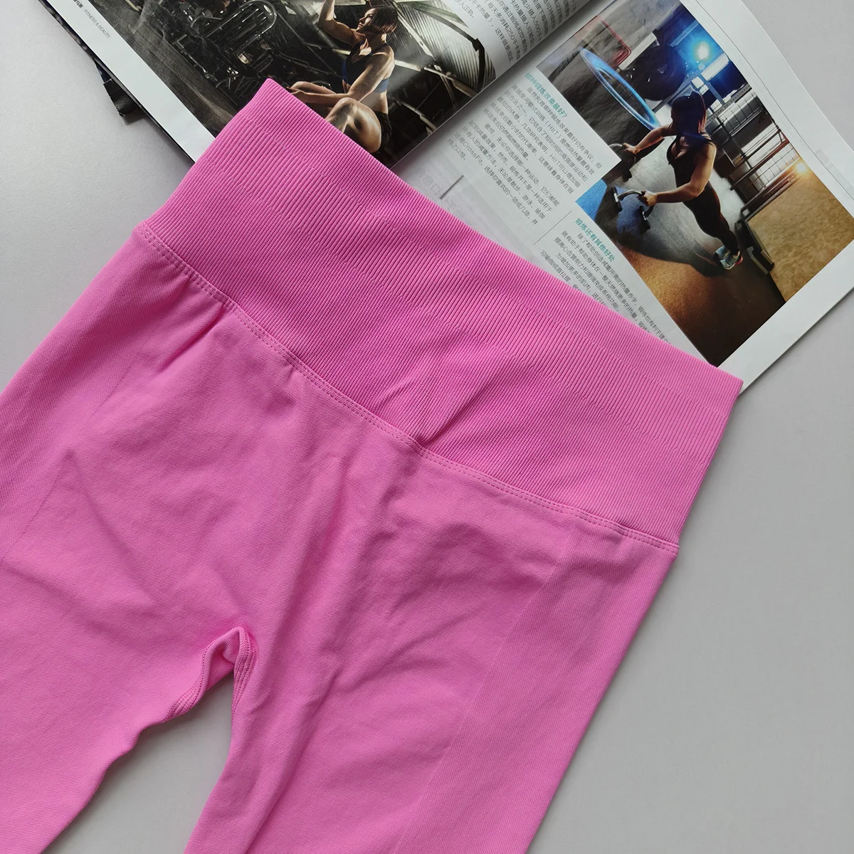 Leggings da palestra a vita alta Leggings da yoga senza cuciture Collant sportivi push-up per donna Pantaloni da corsa fitness ad alta elasticità Abbigliamento da palestra per sollevamento dell'anca - immagine 3