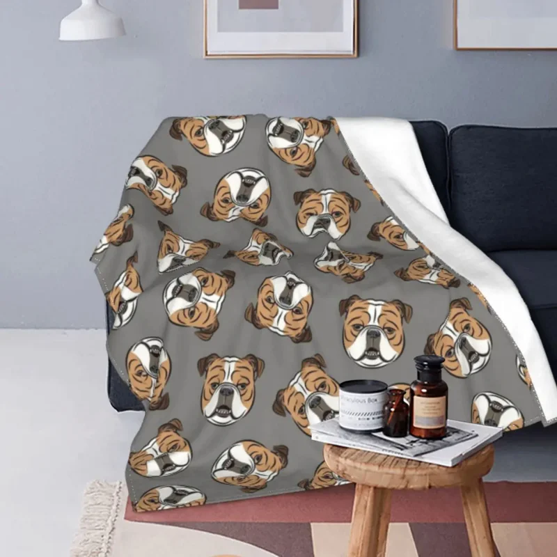 

Одеяло в виде английского бульдога, Фланелевое покрывало с принтом серого собаки, многофункциональное легкое покрывало для кровати, дивана, покрывала