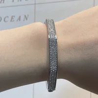 Parure de bijoux de fête de luxe 2026 de haute qualité, en argent et or, avec pendentif goutte d'eau en cristal, collier, bague et boucles d'oreilles personnalisés pour femme 6