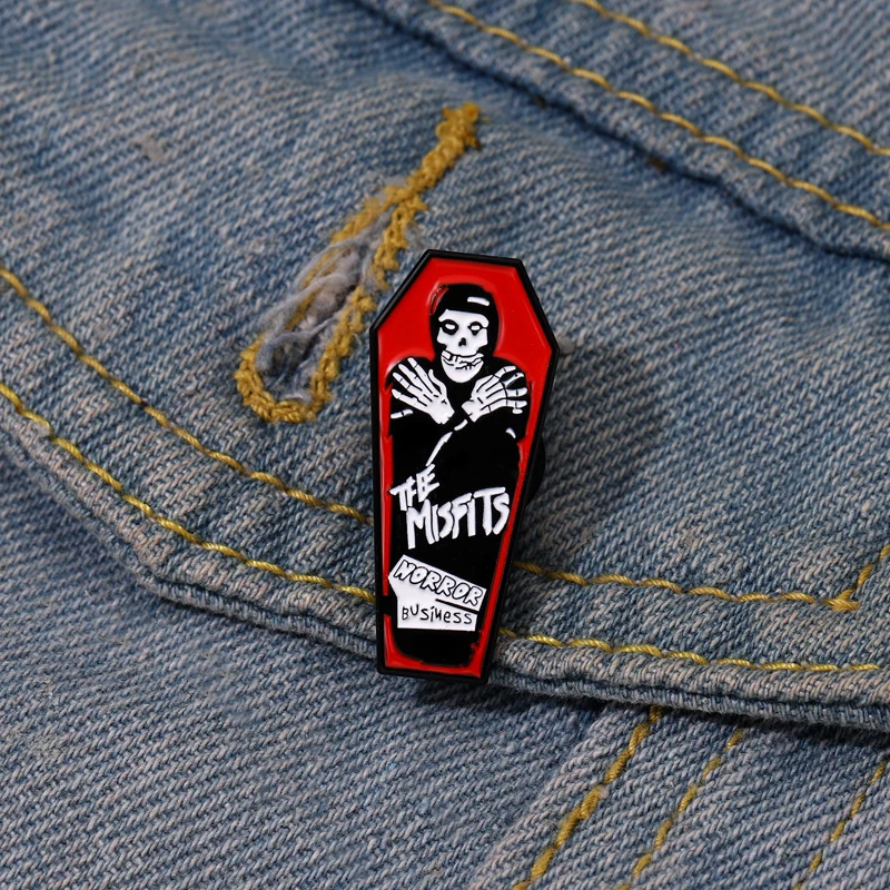 Punk Vampire Sarg Emaille Revers Pins Benutzerdefinierte Broschen Rucksack Zubehör Abzeichen Schmuck Geschenk für Frauen Männer Freies Verschiffen – Detail 3