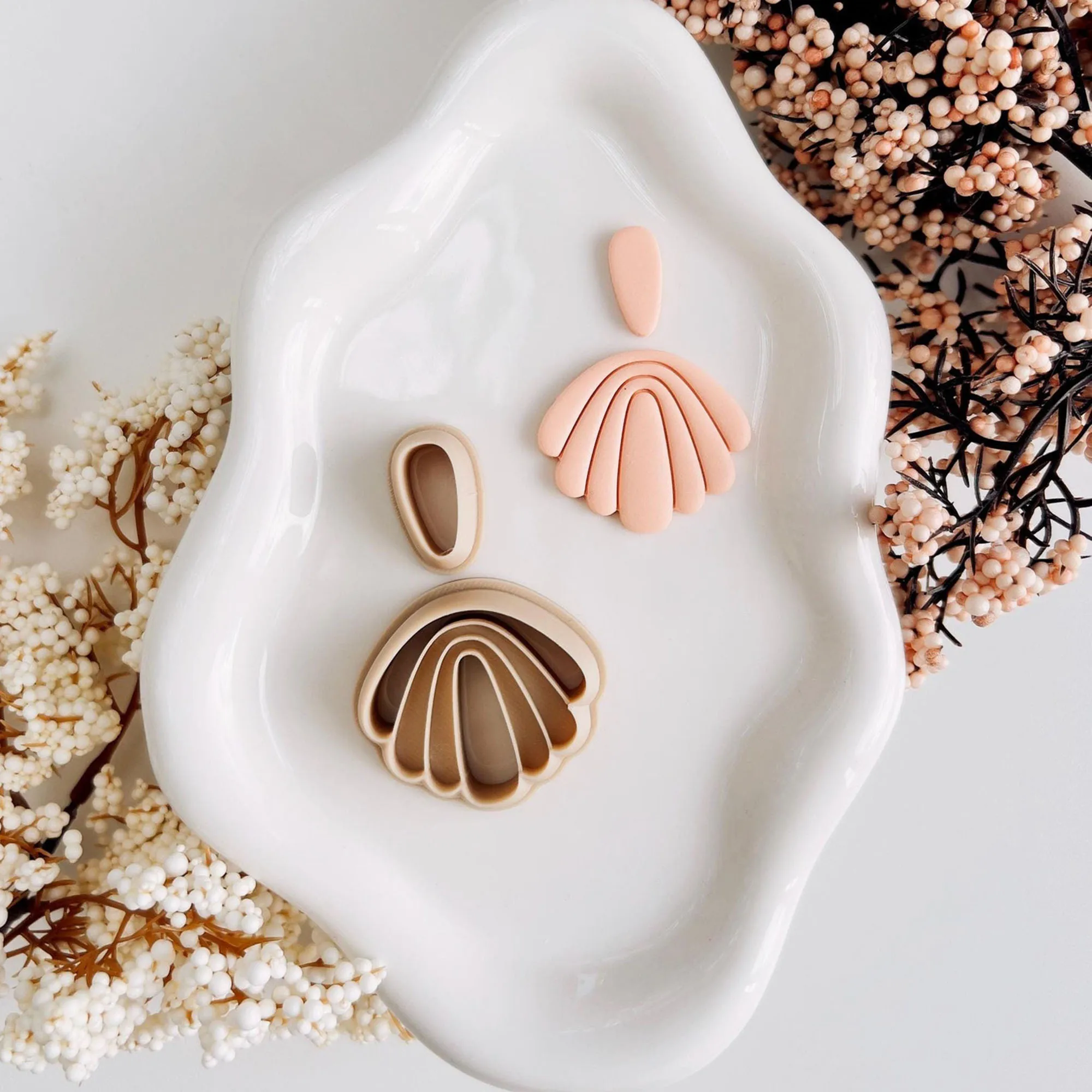 Polymer clay cutter 2Pcs Dangle Ethnic Sector Scalloped shape Imprint Style Flower earrings