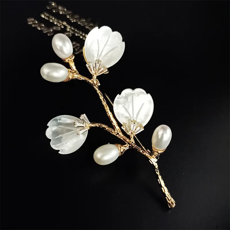 Simple Natural Shell Flower Branch Brooch Elegant Temperament Cardigan Coat Twig Pin Pearl Corsage Ornament Gift