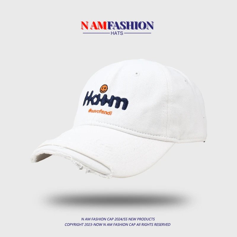 Рисунок 2 - Бейсболка с вышивкой и надписью