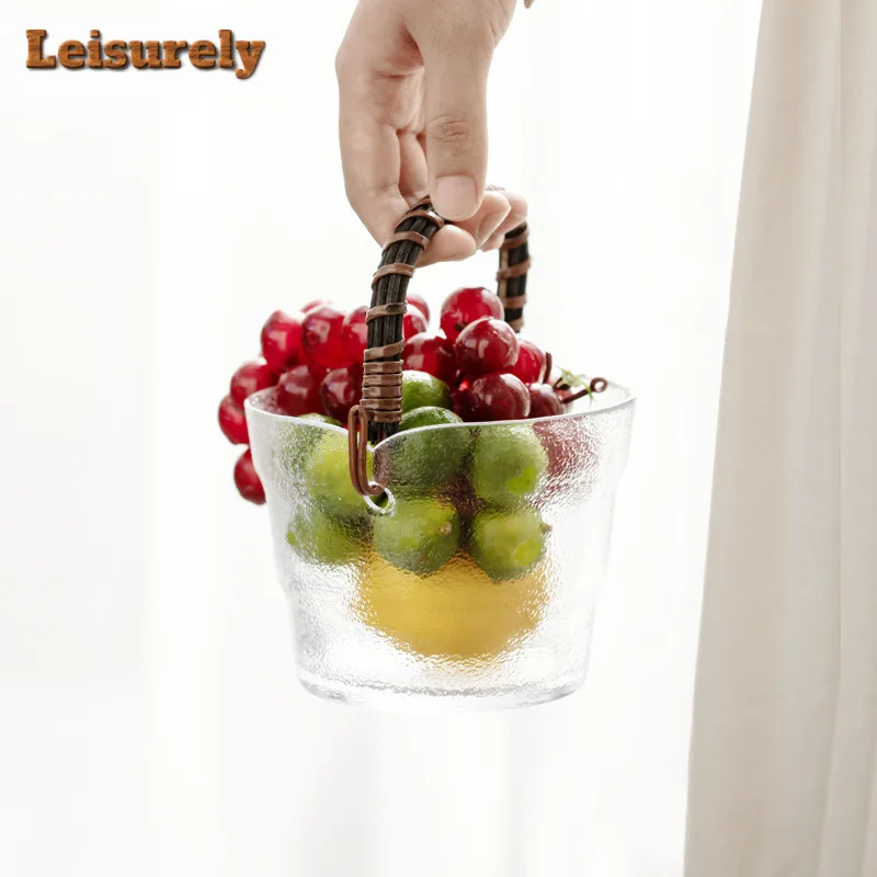 Nordic Vine Lift Hands Glass Fruit Dishes Traditional Pastry Plate Candy Bar Fruit Dishes Serving Tray Cha Accessories Ornaments