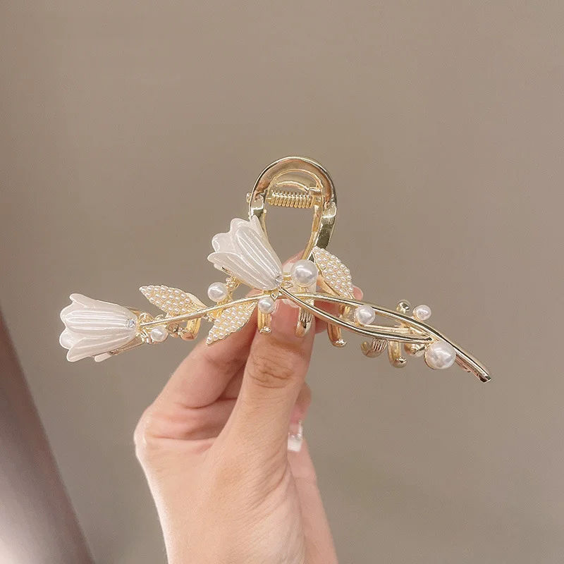 

2023 New Korea's Tulip Flower Catch Clip Hair Claw Female Ponytail Shark Clip Girl Retro Hair Accessories Hair Accessories