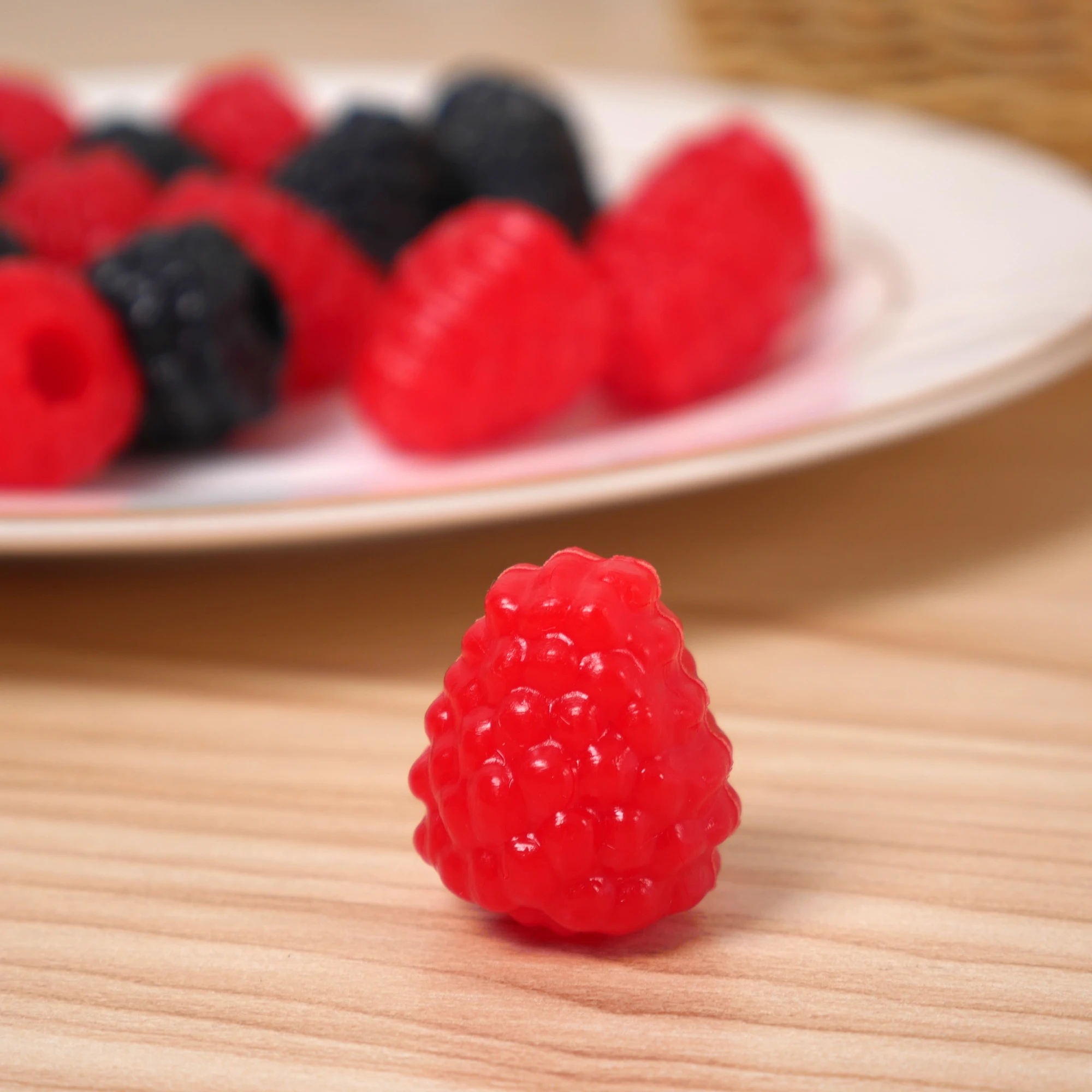 10pcs Rimulation Red Raspberry Cake Decoration Simulation Small Fruit Models Fake Strawberry Models Cake DIY Decoration Props artificial plants artificial fruits and vegetables