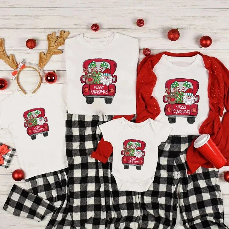 thumbnail image 1 of Camiseta navideña para papá, mamá y bebé, ropa para la familia, conjuntos a juego, ropa para madre, hija, padre e hijo, camiseta para mamá y yo, 1 of 5