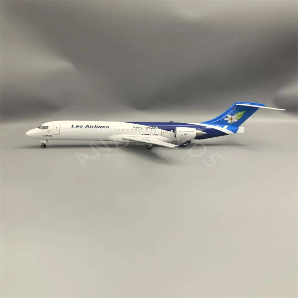 نموذج طائرة طبق الأصل بمقياس 1:70، مصنوع من الراتن...