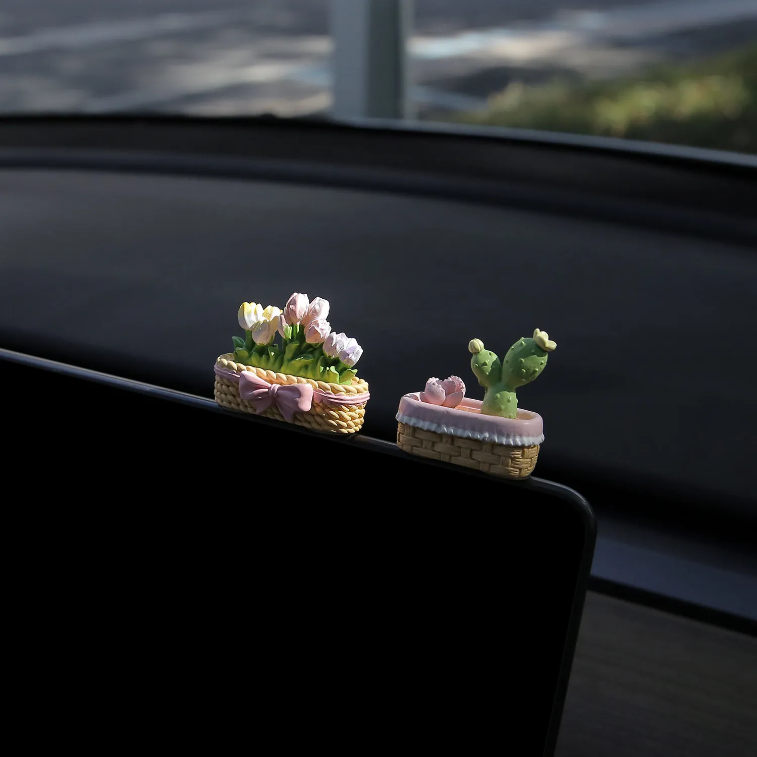 Tulip Succulent Car Dashboard Ornament - Cute Mini Plant