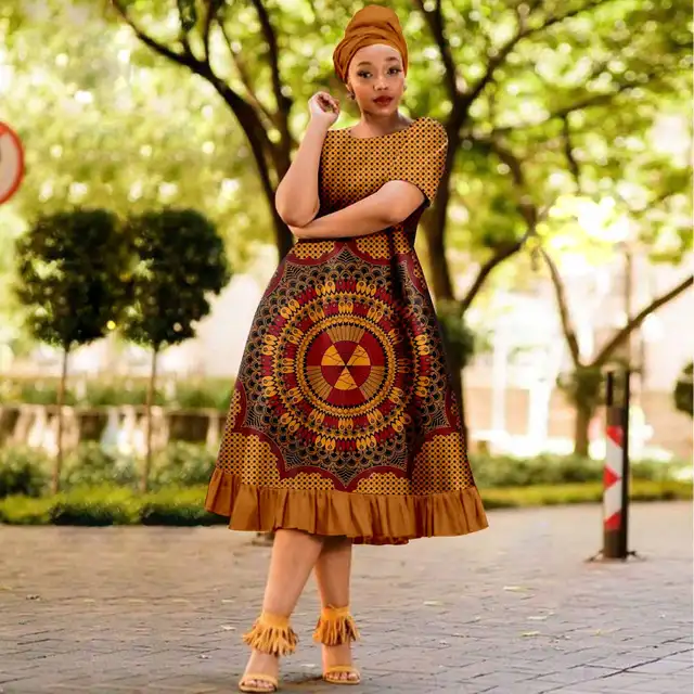 Chioma Short Sleeve Flare Print Dress - Image 2
