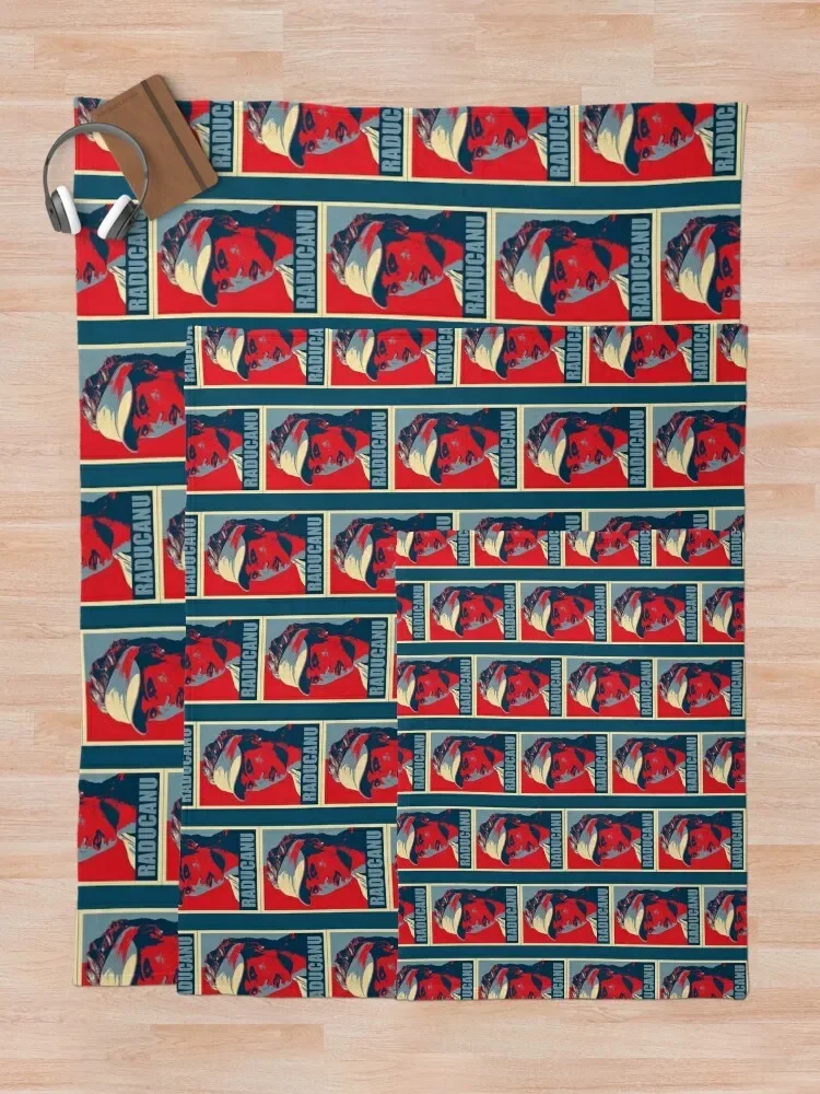 Emma Raducanu Ŭ���� ������ ���, �ٸ��� ���� ħ��, ���� �ε巯�� ���� ���� ���