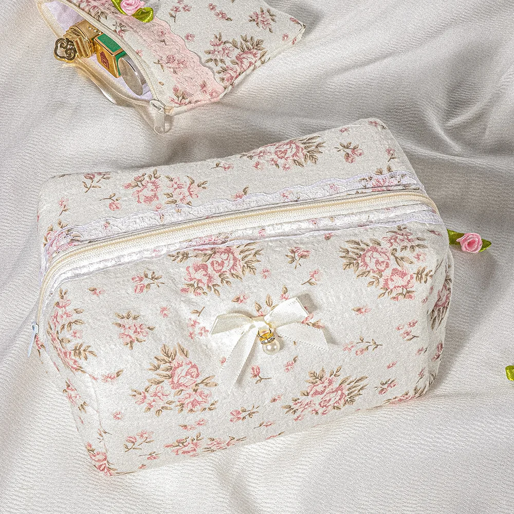 Elegant White Lace Makeup Bag, Quilted Bridal Cosmetic Pouch with Floral Embroidery Bow, Women's Travel Toiletry Gift cosmetic