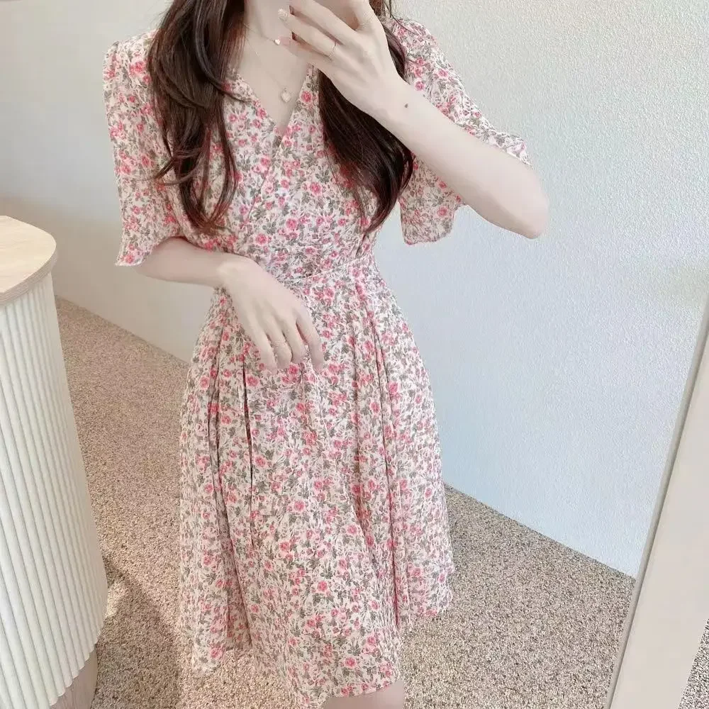 Summer Short Sleeve Floral Dress New French Style Temperament Tight Waist Slimming V-Neckline Slim Chiffon Dress