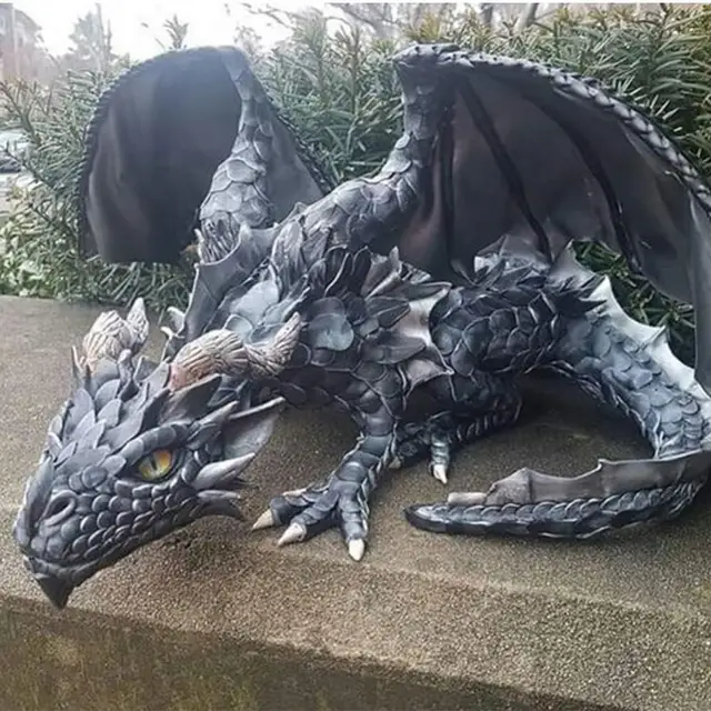 Big Squatting Dragon Sculpture Outdoor Garden Ornament Gothic Dragon Guardian Resin Crafts Statue Home Decoration Figurines