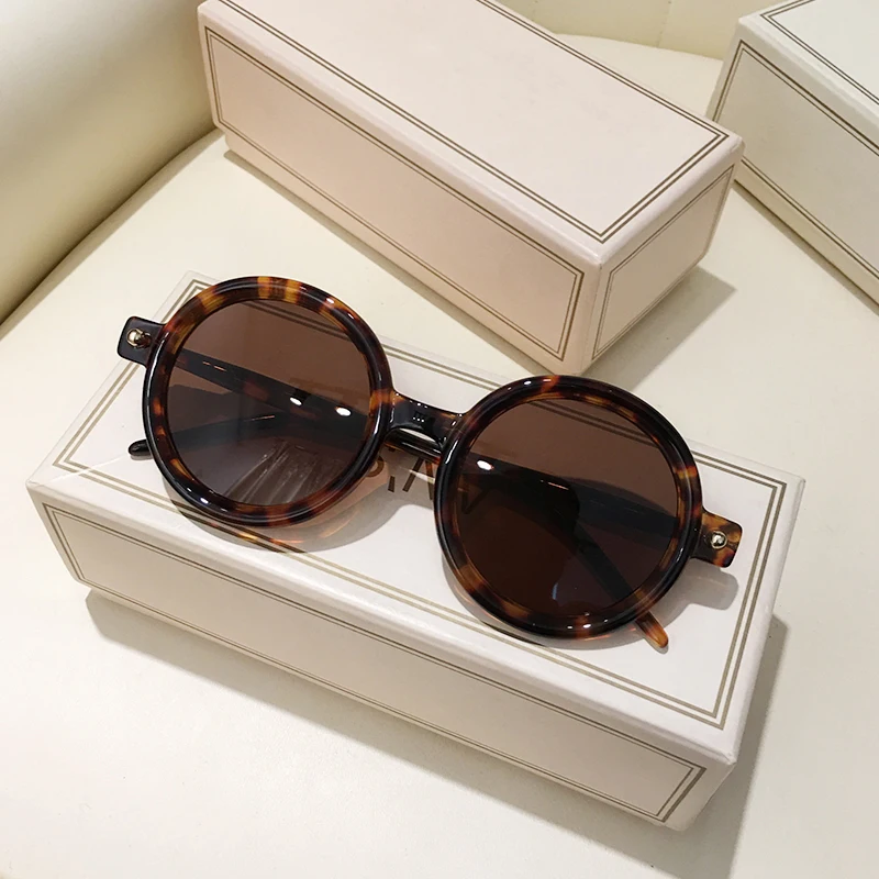 Retro Gray Pink Lens Round Sunglasses Women 2022 Brand Trendy Shiny Circle Frame Men Spectacle Plain Eyewear Shades Sun Glasses