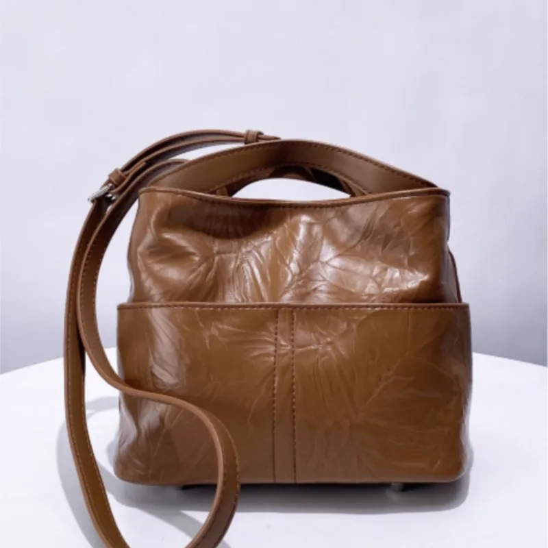 Fashion Sle Bucket Handbag Women Stitching Texture Leather Large Capacity Shoulder Bag Ladies High End Commute Crossbody Bag New