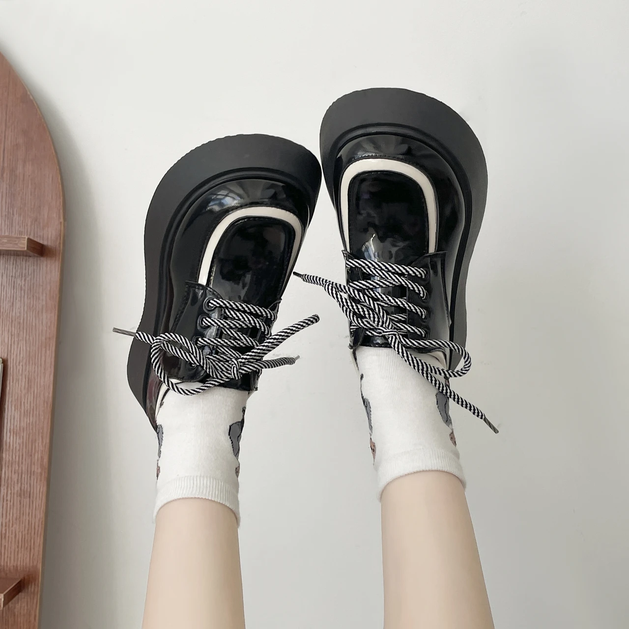 

Женские туфли на платформе, классические туфли-оксфорды в стиле ретро, римская обувь на средней резиновой подошве, разные цвета, осень