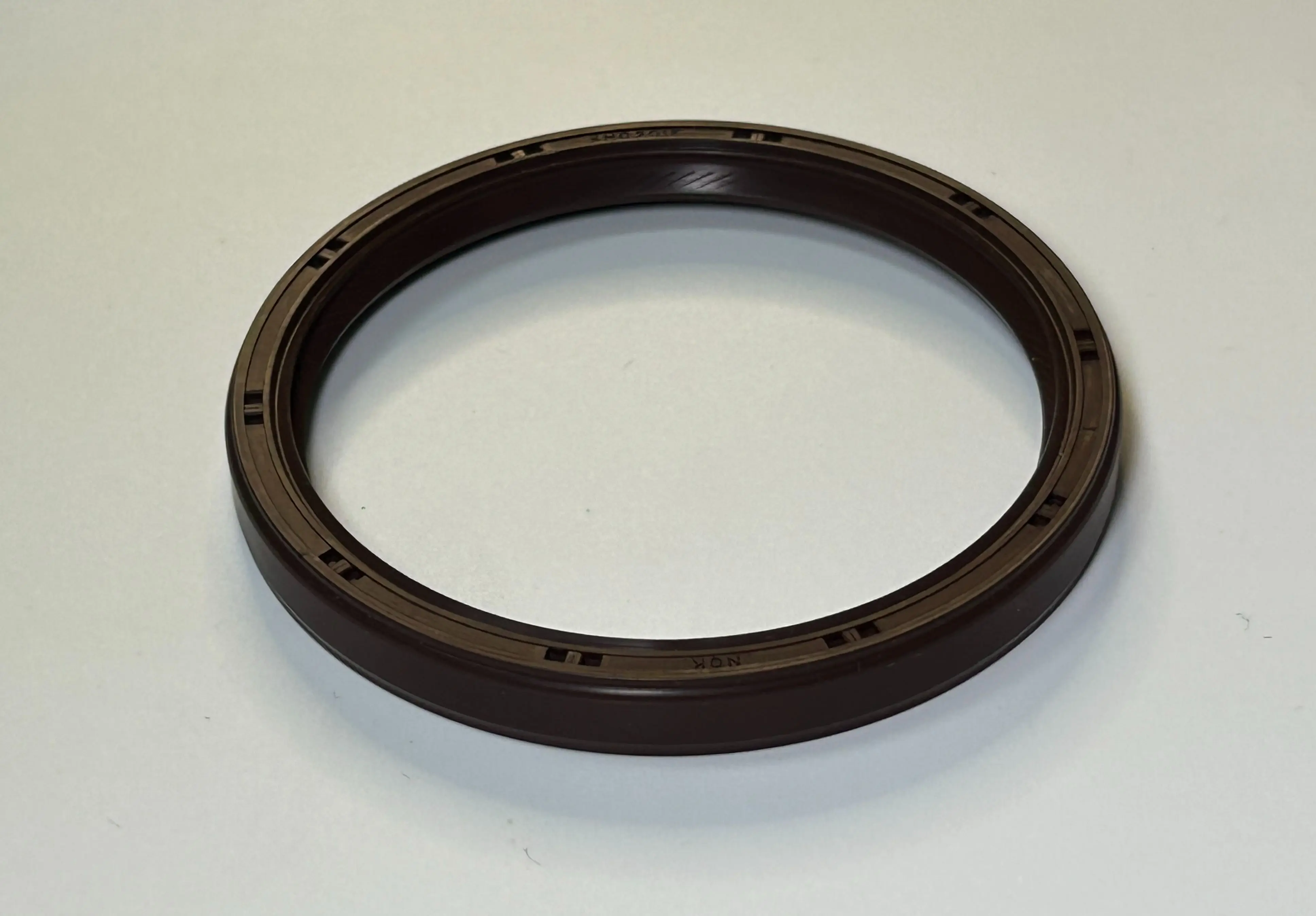 LR000881 30713728 95GAY-64750808C XH0201E oil seal FOR LAND ROVER FREELANDER VOLVO XC90 V60 64*75*8mm