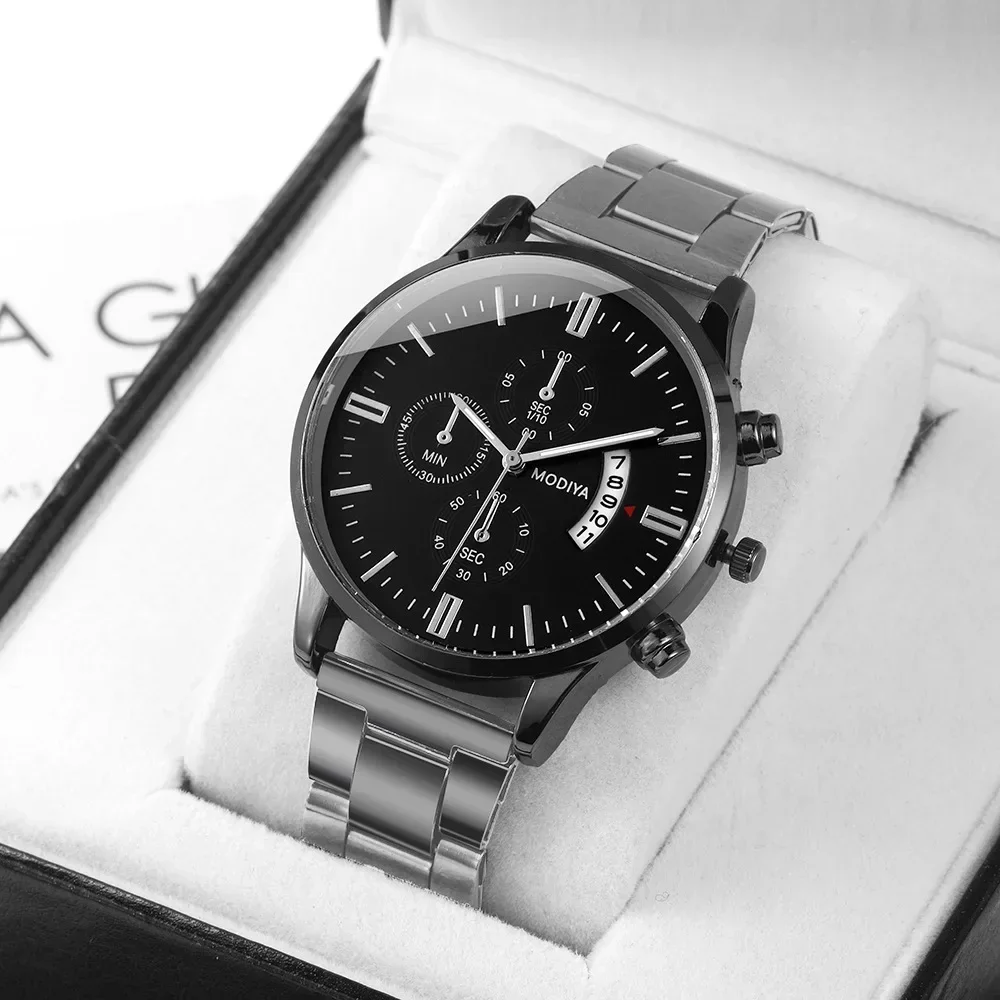 

New Selling Fashion Casual Classic Atmosphere Calendar Steel Belt Three Eyes Quartz Men's Watches