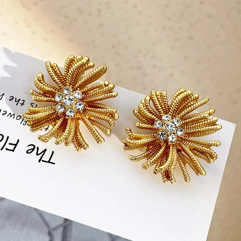 

Vintage Irregular Gold Color Fireworks Women's Earrings Flower Rhinestone Earrings For Ms Daily Jewelry Gifts