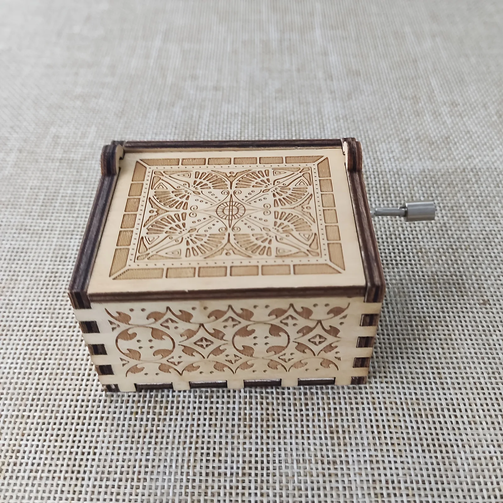 Brown Couples Music Box Wooden Antique Carved Hand Cranked Classic Theme Music for Birthday Party Gifts Family Decoration 5