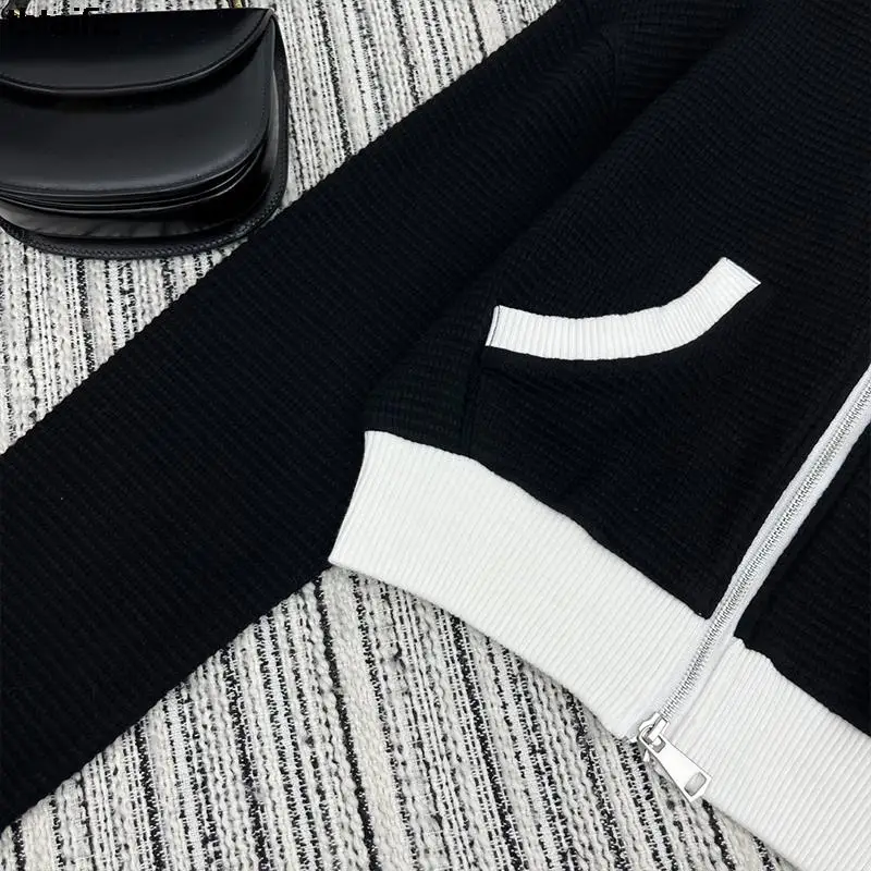 Рисунок 6 - Новый весенний костюм