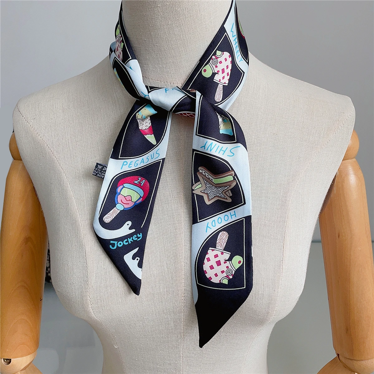 2024 neue Cartoon-Muster Marke Design Twill Seide Schal Luxus Schal Frauen Foulard Dünne Tasche Schals Halstuch Stirnband – Detail 9