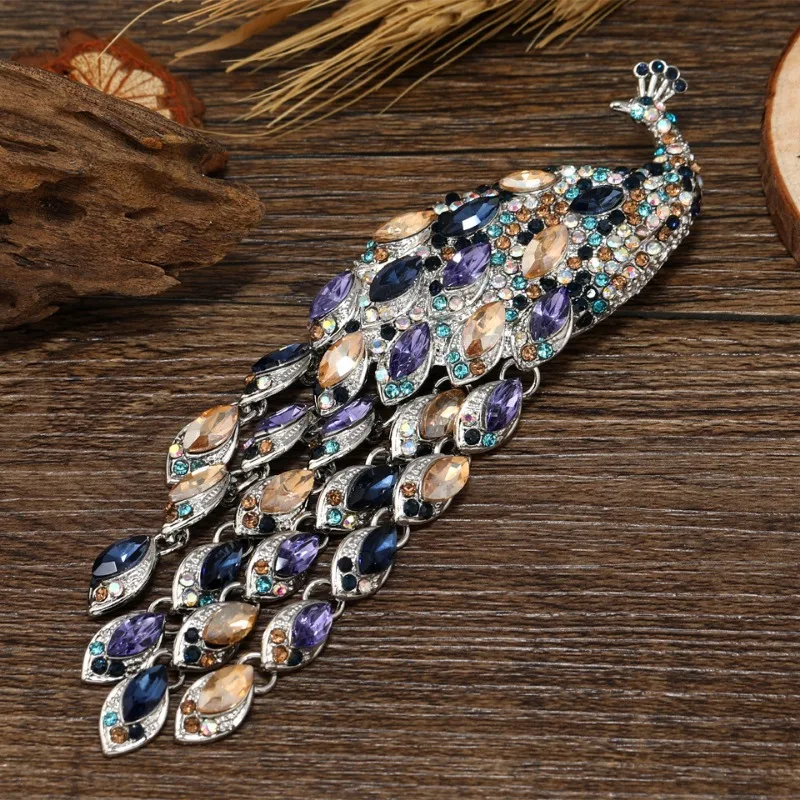 

High Quality Crystal Studded Peacock Shaped Brooch Long Tassel Animal Pin Men's and Women's Dress Suit Jewelry Accessories Gifts