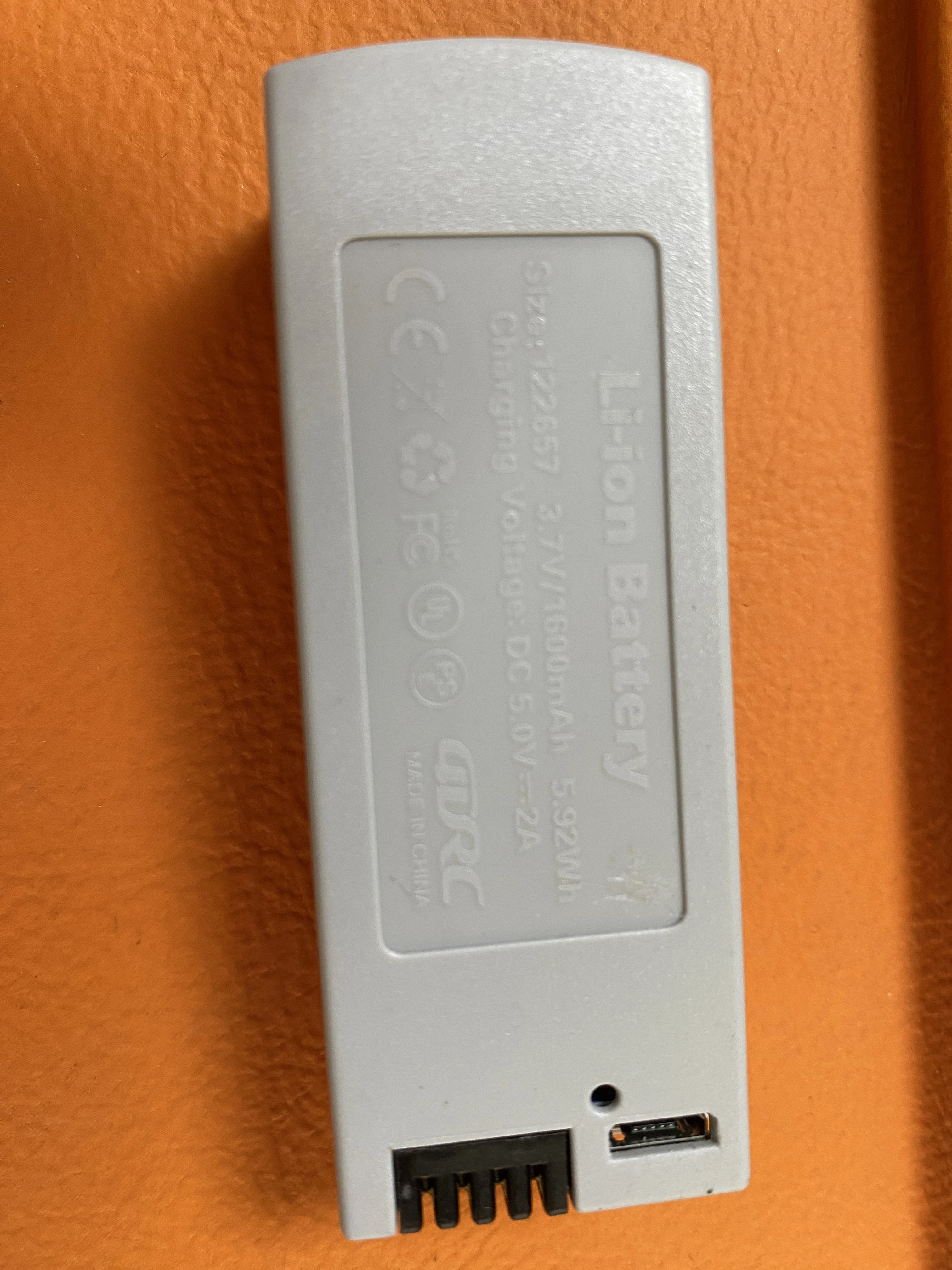 Description Picture 3 of itemJHD 4DRC F10 Drone Battery for RC Plane WIFI /GPS 1600 mAH Battery For F10 Quadcopter Battery Wholesale