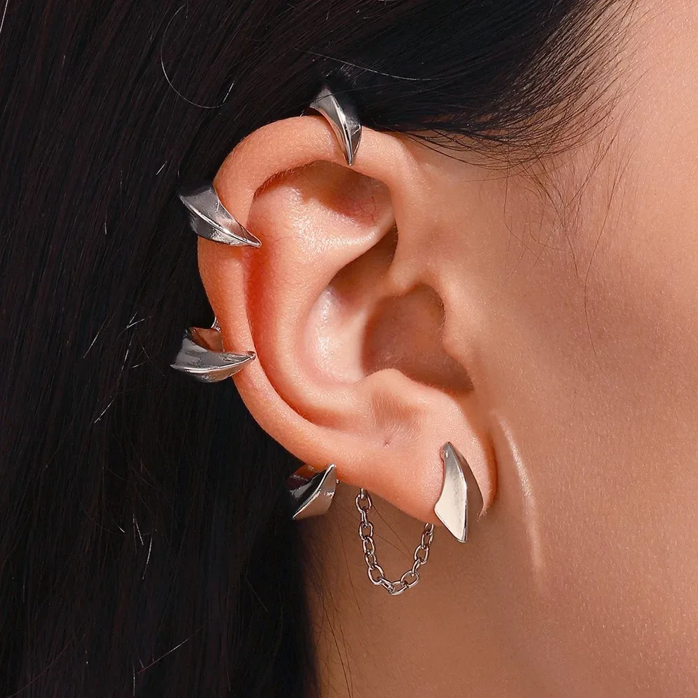 Punk Personality Dragon Ear Clips for Women Men Retro Dragon Non Pierced Earrings Ear Cuffs for Teens Hip Hop Street Jewelry ear clip earrings,clip earrings,ear clip,ear accessories