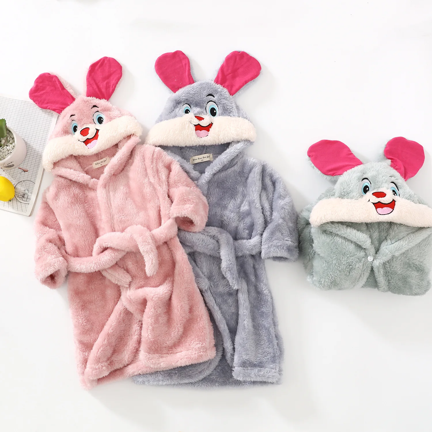 

Baby Girls Clothes Winter Flannel Robes for Kids Hooded Girls Bathrobe for 2-12 Y Children Pajamas Robes Rabbit Bath Towel