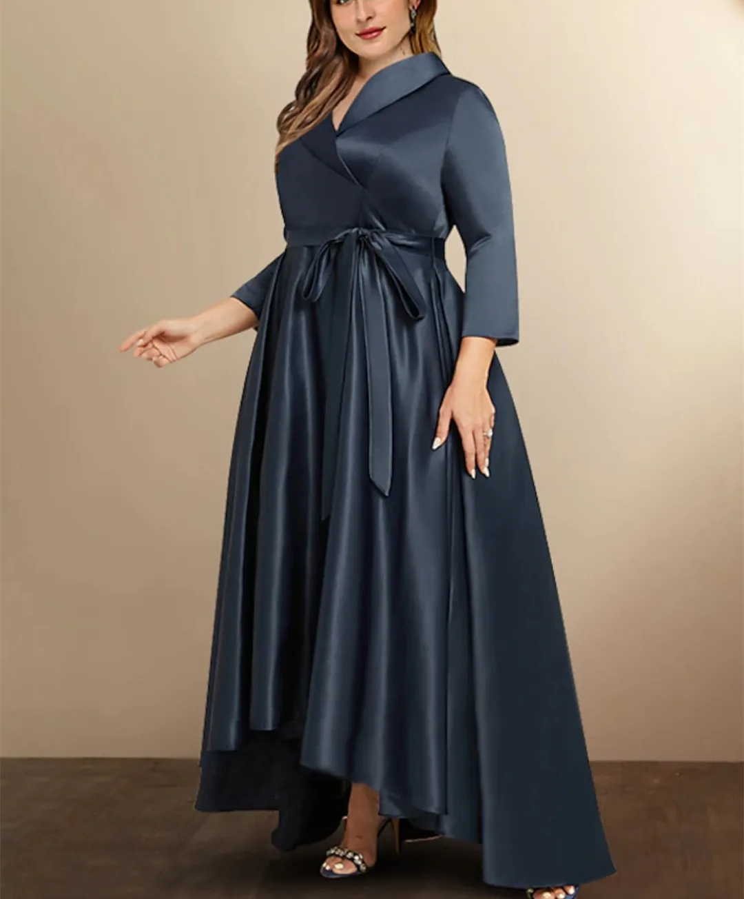 

Hi-Lo Satin Blue V-Neck Mother of the Bride Dresses With Sash Asymmetrical Long Sleeve Pleated Formal Occasion Prom Party Gowns