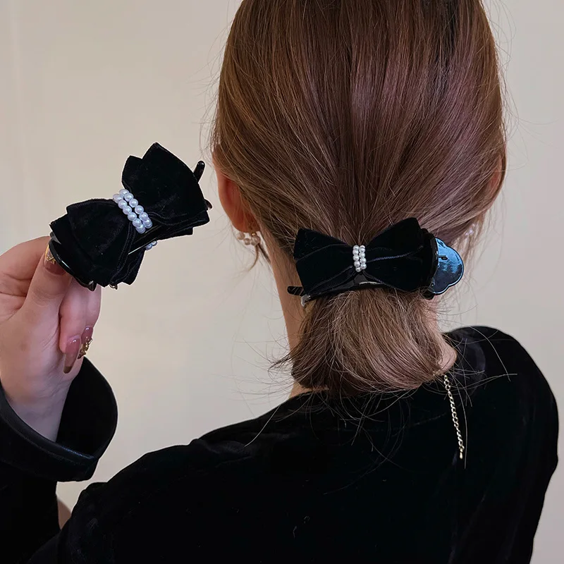 1pc Women Small Black Velvet Bow Pearl Hair Claws Elegant  display picture 1