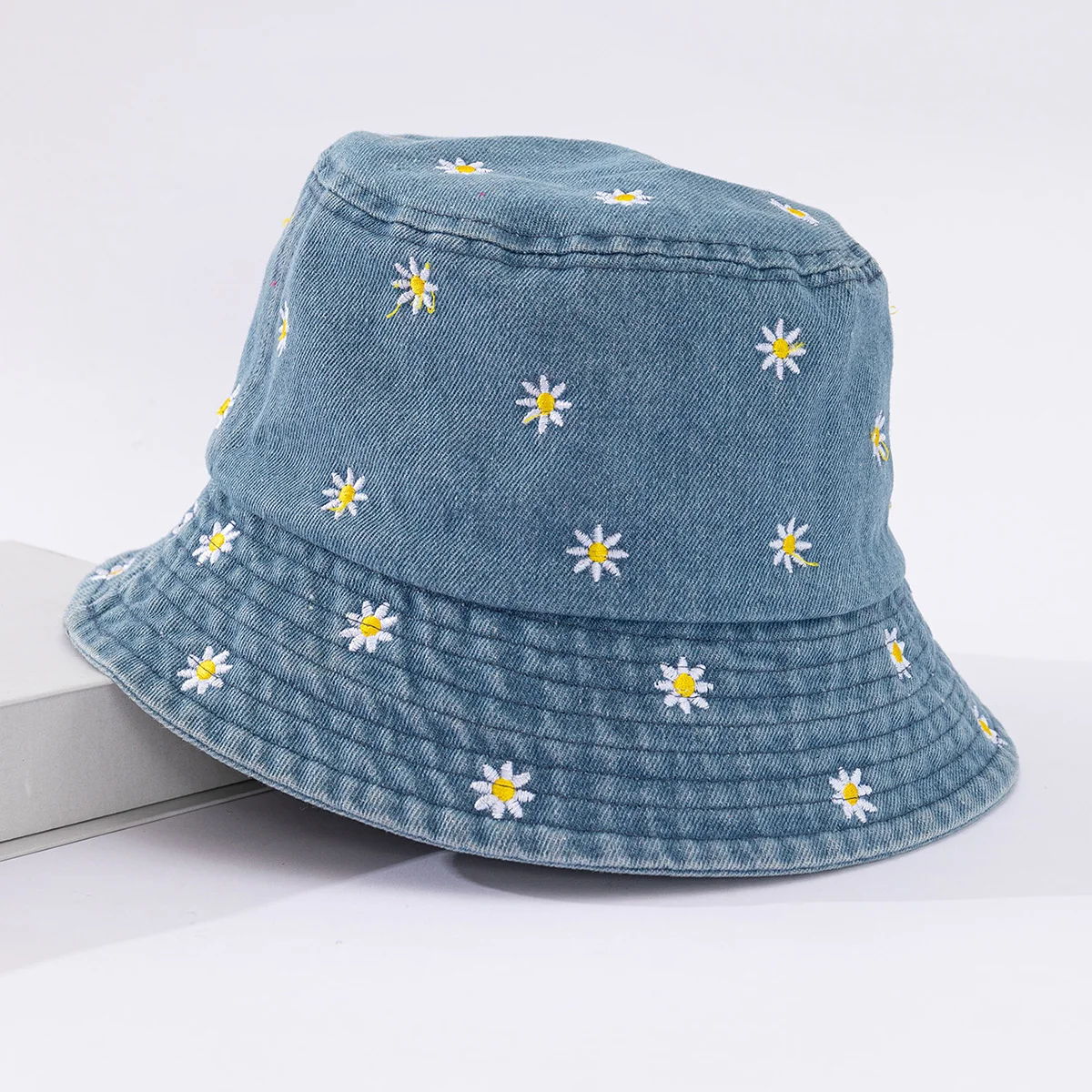 Sombrero de pescador bordado de Little Daisy para mujer, sombrilla versátil y protector solar, moda de primavera y verano, espectáculo de cara pequeña