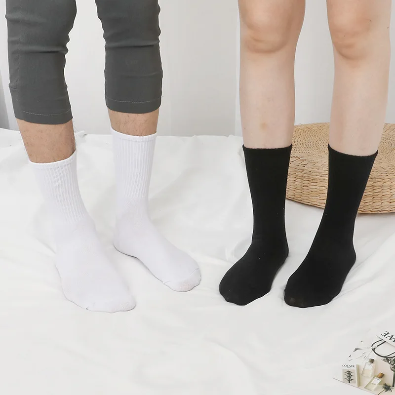 

Spring and Summer New Breathable Men's and Women's Black and White Solid Color Invisible Boat Socks Cotton