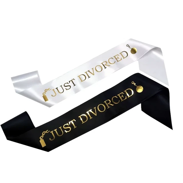 Funmemoir Divorce Party Decorations for Women Rose Gold Finally Divorced Im  Free Balloon Just Divorced Sash