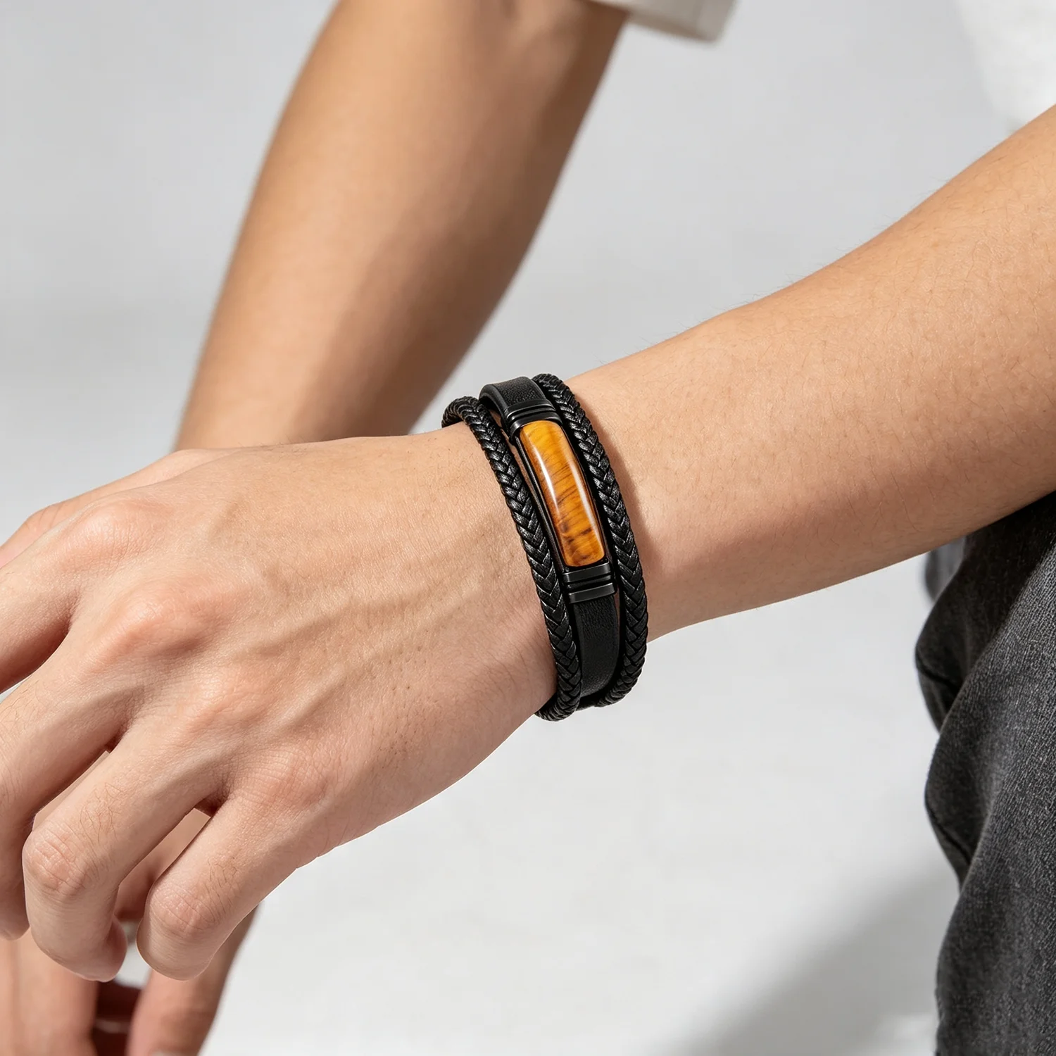 Naturkristallstein-Lederarmband für Männer – Geflochtenes Leder, Edelstahlverschluss, spiritueller Meditationsschmuck