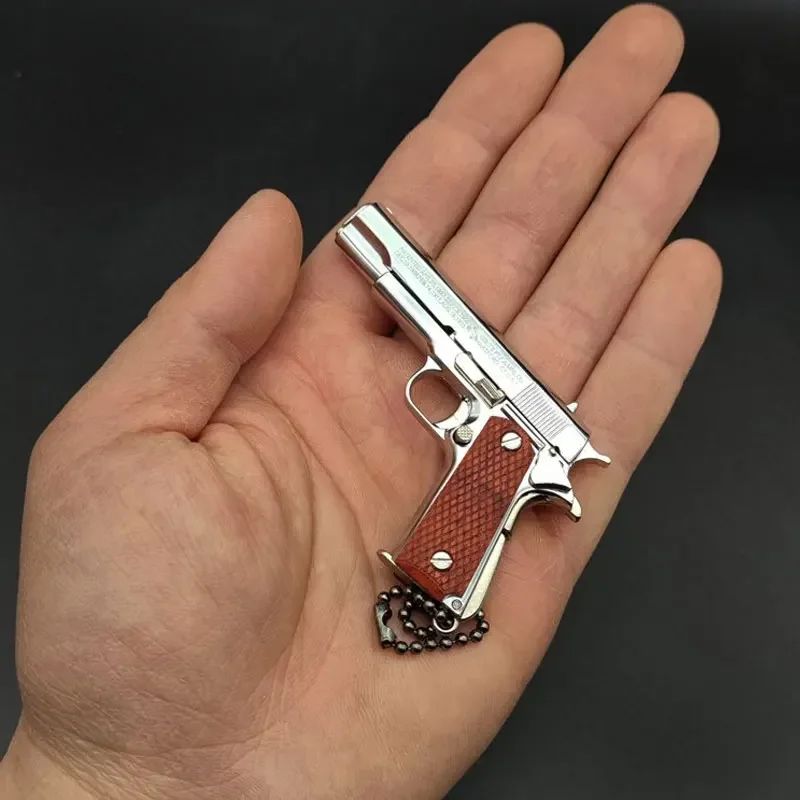 1:3 1PCS 안티 스트레스 장난감 금속 권총 총 키 체인 미니어처 모델 베레타 92F Col 1911 G17 어린이 생일 선물