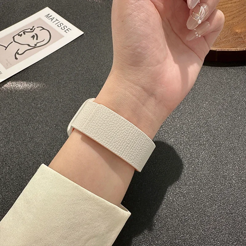 Magnetic Strap for Apple Watch Band 45mm 44mm 40mm 46mm 41mm 42 mm 38 Silicone Bracelet iWatch Series 10 9 8 7 6 Se Ultra 2 49mm