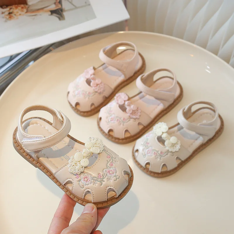 

Girls Hanfu Sandal Summer Embroider Children Sweet Princess Causal Sandals Fashion Chinese Style Kid Cut-outs Beach Flat Sandals