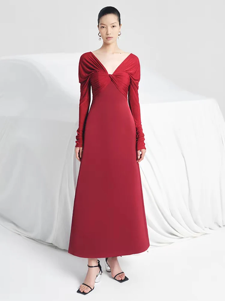 Рисунок 4 - Женское бархатное платье с V-образным вырезом DEAT