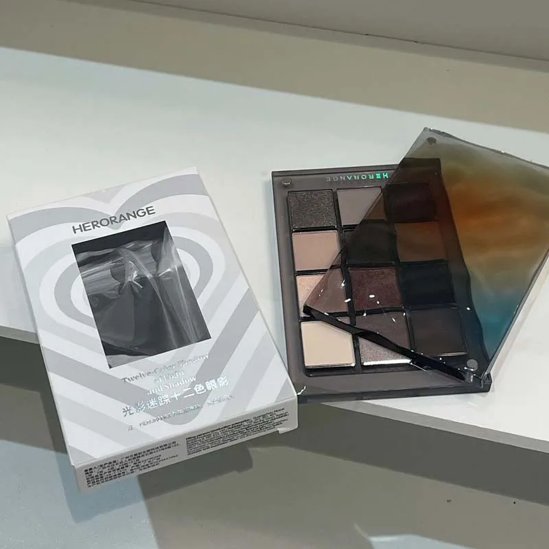 HERORANGE Vibrant 12-Color Eyeshadow Palette for Stunning Makeup Transformations