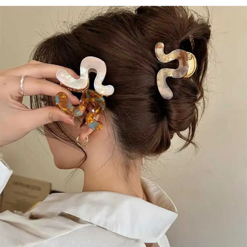 Pince à cheveux requin miniature, demi-queue de cheval haute, accessoire tendance pour cheveux à motif irrégulier, idéal pour les femmes._voghion.com