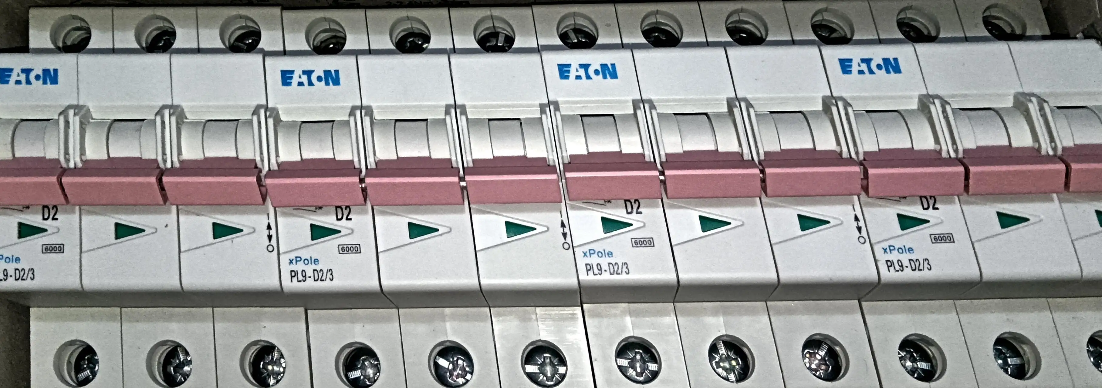 

New Original Eaton PL9-D2/3 micro circuit breaker
