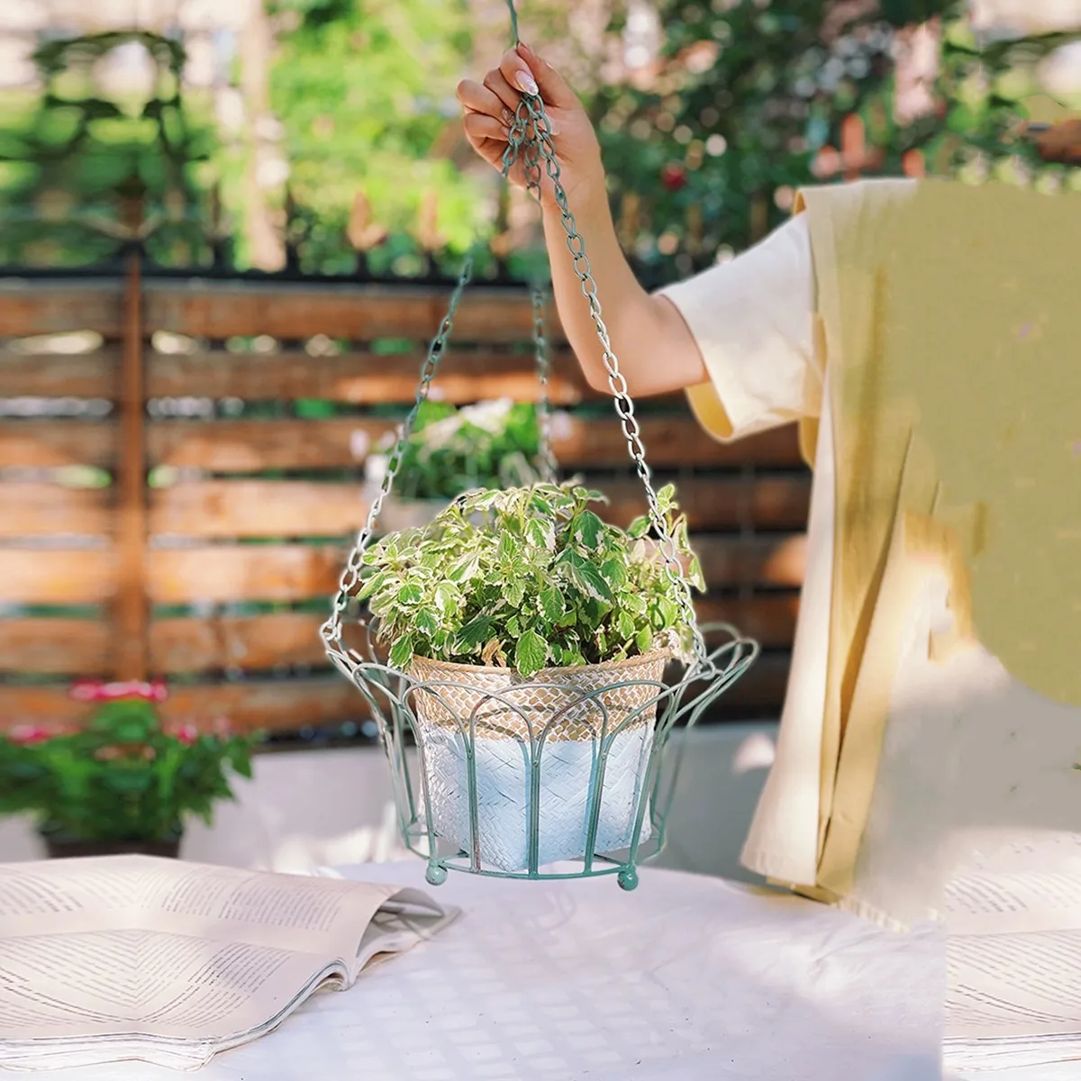 Hanging Plant Planter Baskets Liner Round Metal Wire Plant Holder With Chain Porch Decor Flower Pots