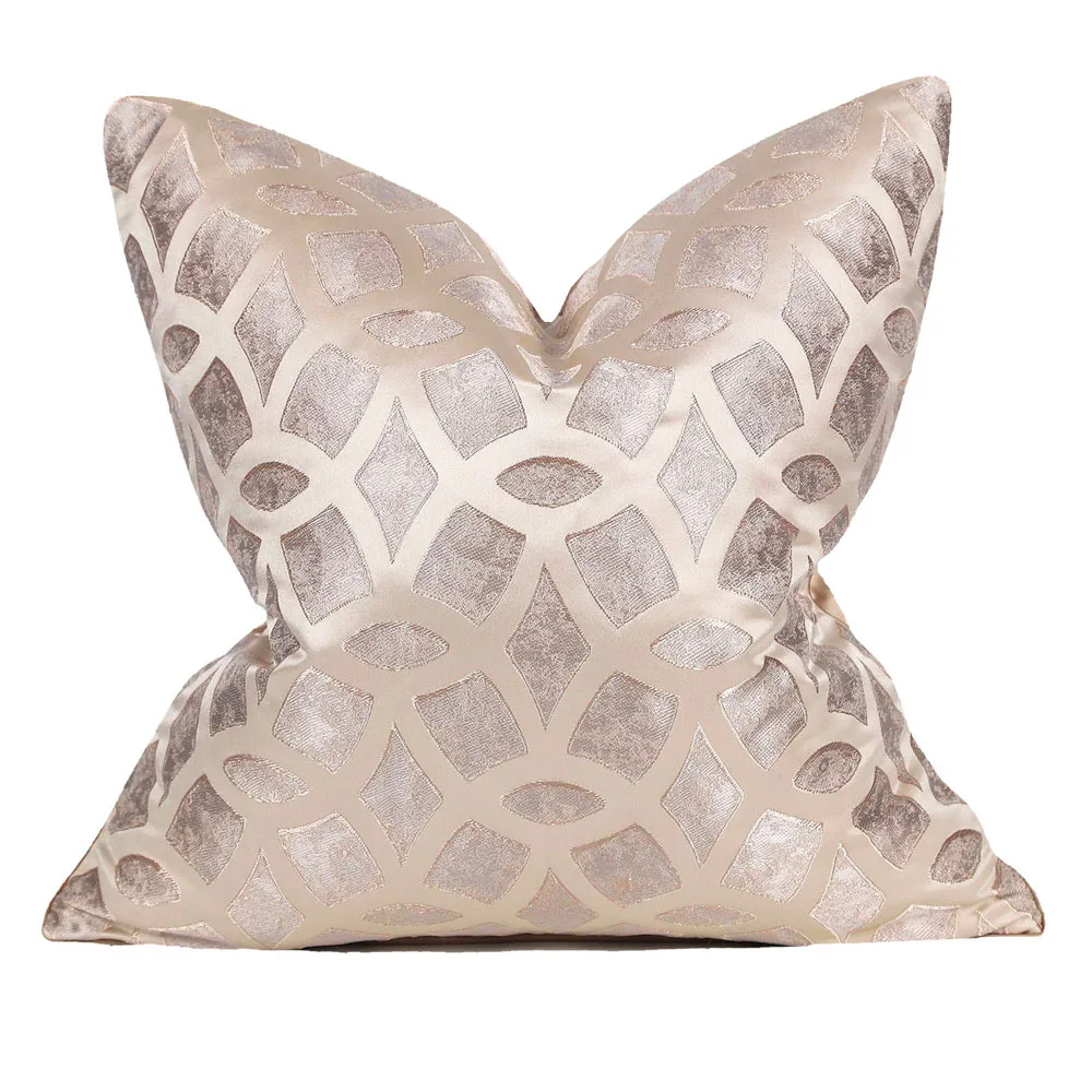 Рисунок 6 - Роскошный золотой чехол для диванной