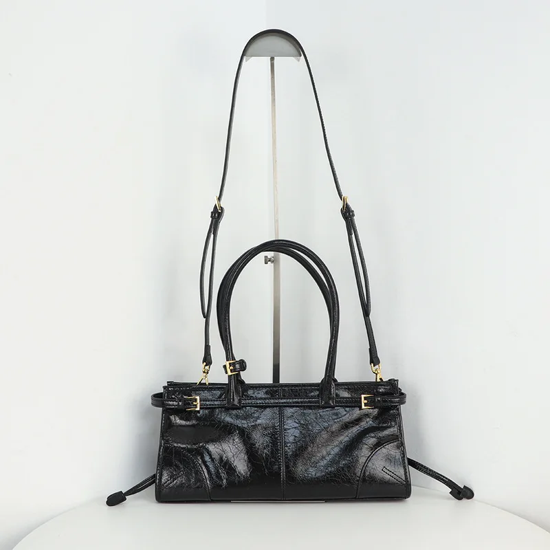 PR 2024 New Soft Boston Stick Motorcycle Head Layer Oil Wax Skin Women's Cross Shoulder Bag