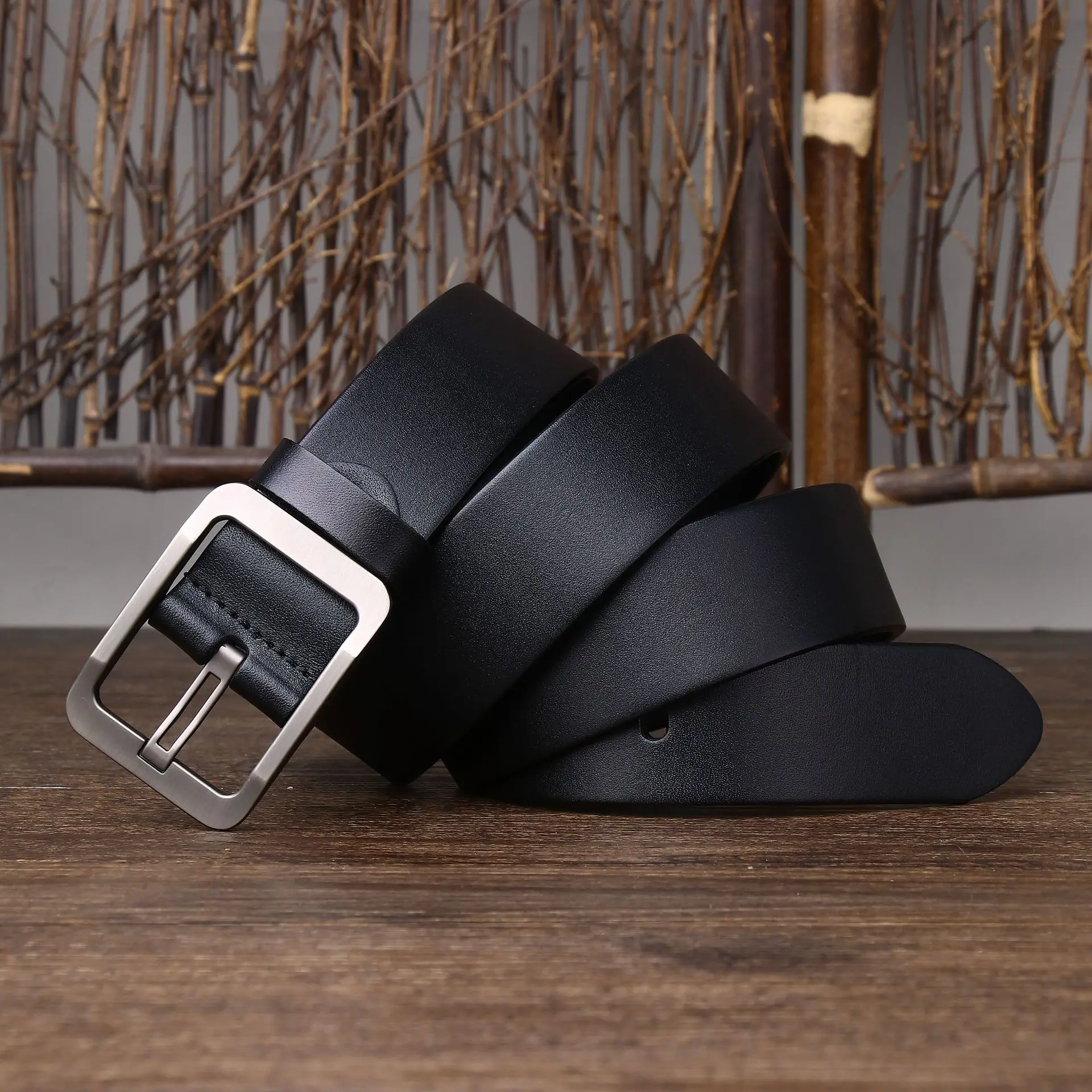 Wholesale Designer Belts Famous Brands Fashion Genuine Leather Designer  Luxury Buckle Women Men Belts - China Men Belts and Fashion Red Belt price