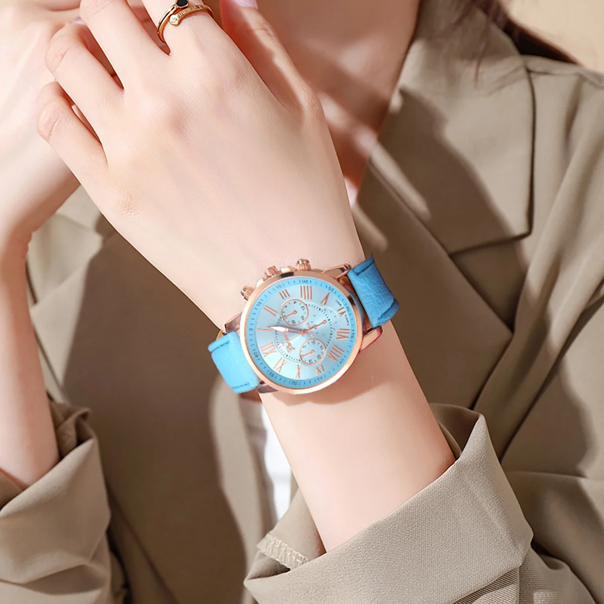 5pcs/Set-Fashionable Women's Watch with Simple Roman Dial Quartz Watch Women's Leather Strap Watch Jewelry Set (no Box)